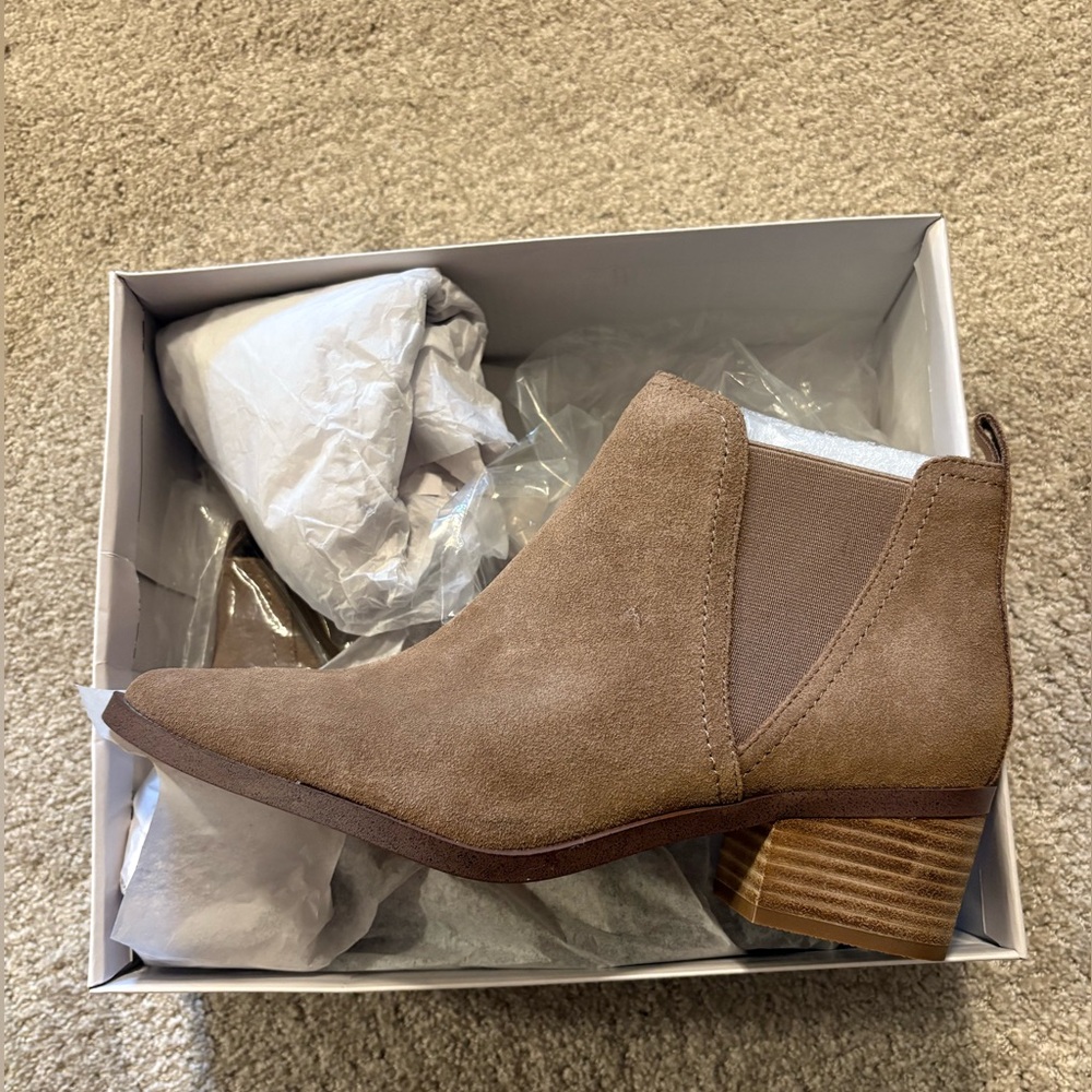Nib Dolce Vita Booties. Taupe Color. - image 1